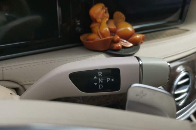 Used Mercedes-Benz S-Class 2014 S 320 L Business Model Gear Lever