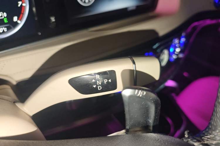 Used Mercedes-Benz S-Class 2014 S 320 L Business Model Gear Lever