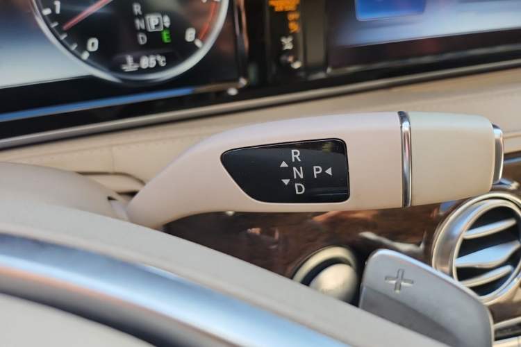Used Mercedes-Benz S-Class 2014 S 320 L Business Model Gear Lever