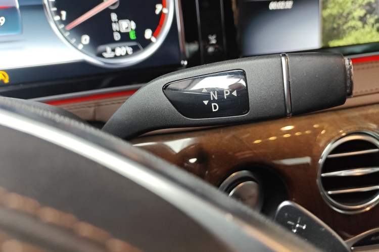 Used Mercedes-Benz S-Class 2014 S 400 L Luxury Model Gear Lever