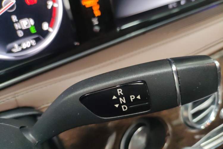 Used Mercedes-Benz S-Class 2014 S 320 L Business Model Gear Lever