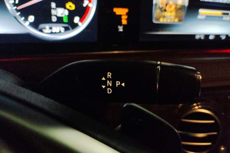 Used Mercedes-Benz S-Class 2014 S 320 L Business Model Gear Lever