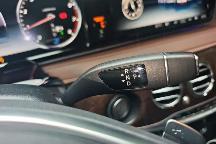 Used Mercedes-Benz S-Class 2014 S 320 L Business Model Gear Lever