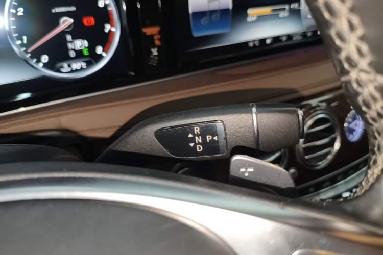 Used Mercedes-Benz S-Class 2014 S 320 L Business Model Gear Lever