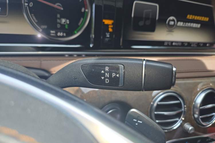 Used Mercedes-Benz S-Class 2014 S 400 L HYBRID Gear Lever
