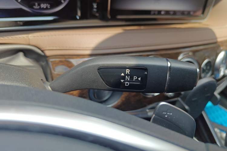 Used Mercedes-Benz S-Class 2014 S 320 L Business Model Gear Lever
