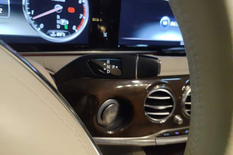 Used Mercedes-Benz S-Class 2014 S 400 L Prestige Edition Gear Lever