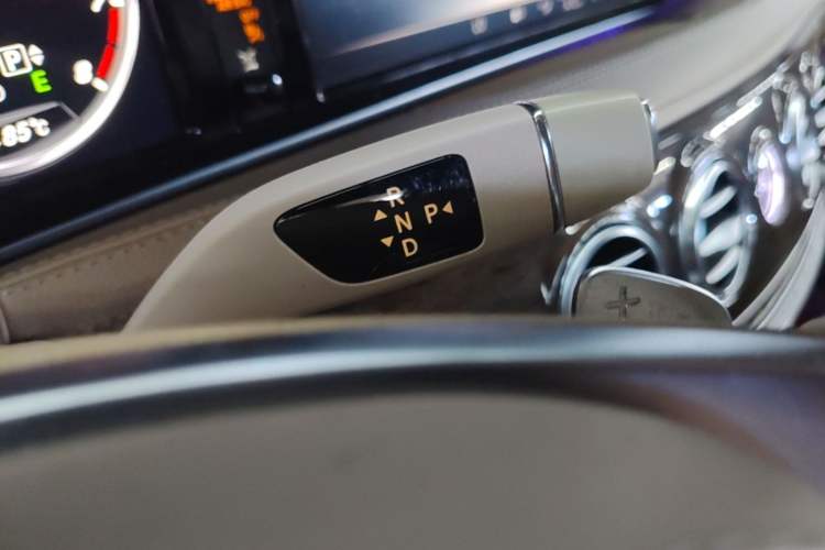 Used Mercedes-Benz S-Class 2014 S 320 L Business Model Gear Lever