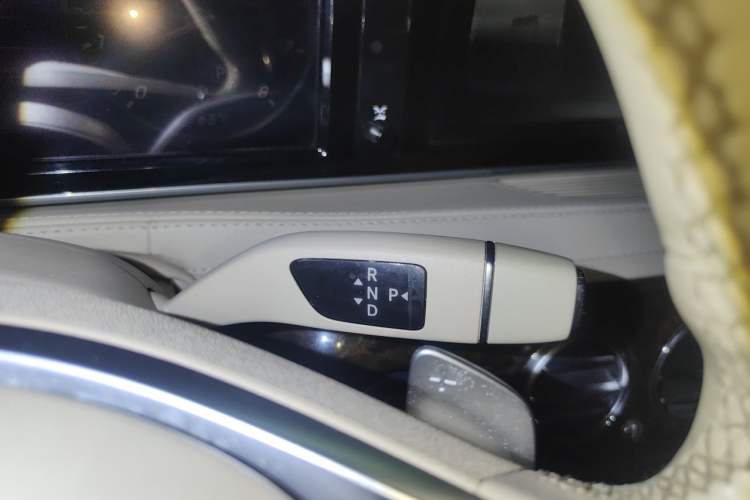 Used Mercedes-Benz S-Class 2014 S 320 L Business Model Gear Lever