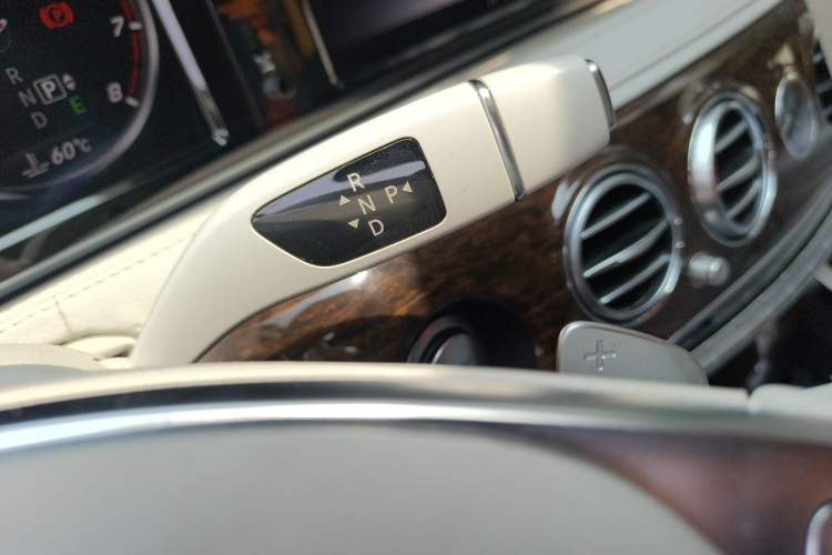 Used Mercedes-Benz S-Class 2014 S 320 L Business Model Gear Lever