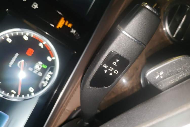 Used Mercedes-Benz S-Class 2014 S 320 L Business Model Gear Lever
