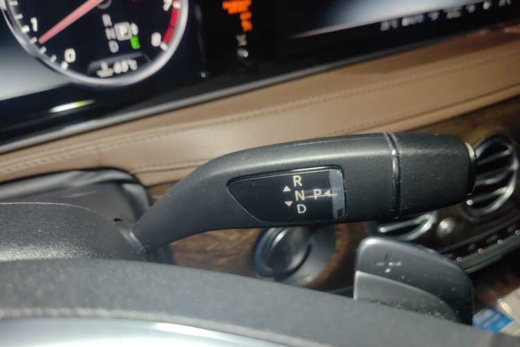 Used Mercedes-Benz S-Class 2014 S 320 L Business Model Gear Lever