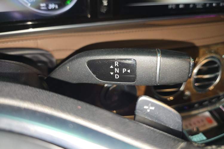 Used Mercedes-Benz S-Class 2014 S 400 L HYBRID Gear Lever