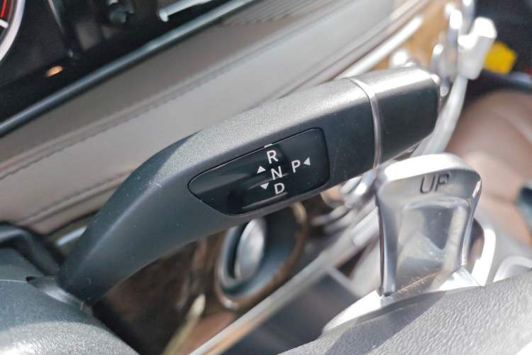 Used Mercedes-Benz S-Class 2014 S 320 L Business Model Gear Lever