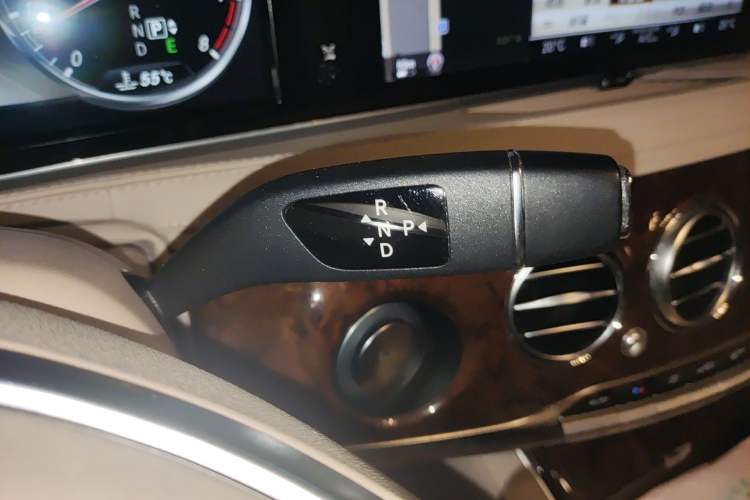 Used Mercedes-Benz S-Class 2014 S 400 L Luxury Model Gear Lever