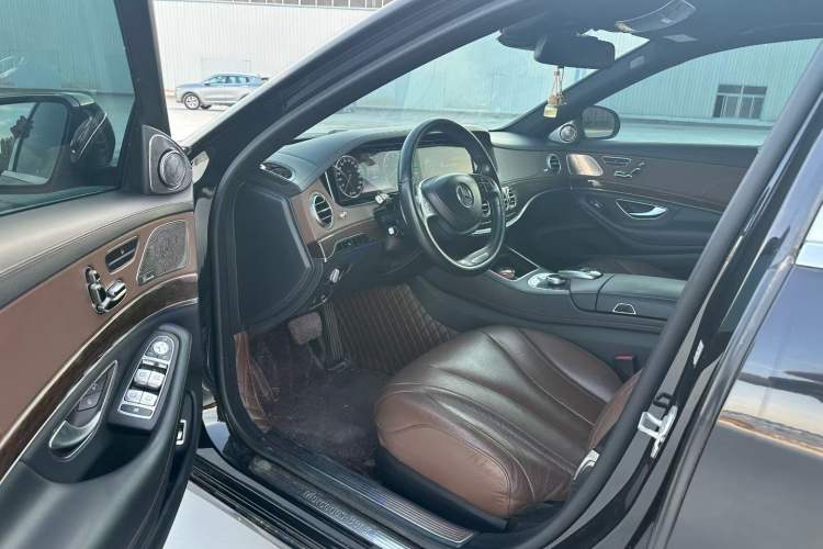 Used Mercedes-Benz S-Class 2014 S 320 L Business Model Interior 1