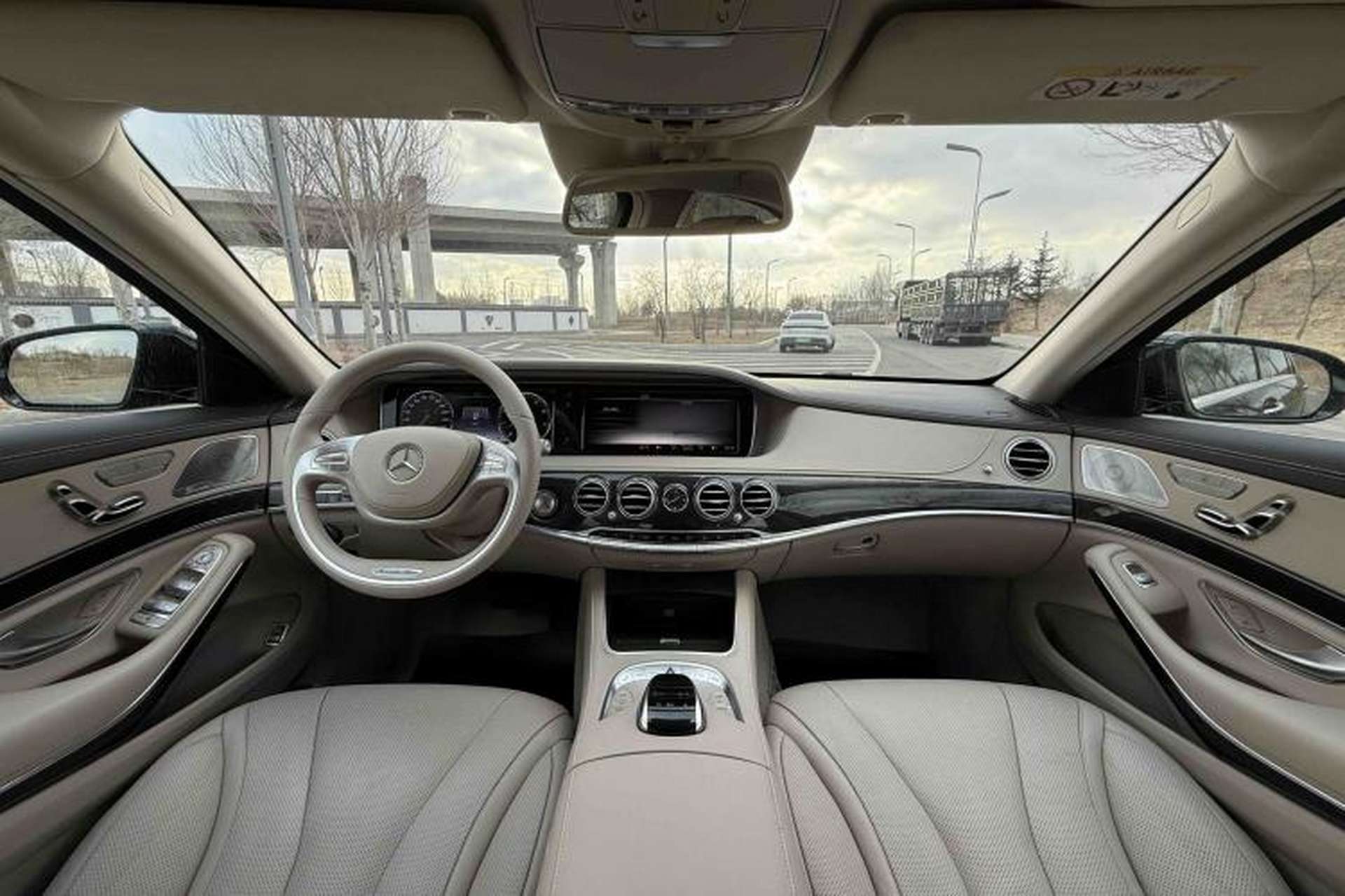 Used Mercedes-Benz S-Class 2014 S 320 L Luxury Model Interior 1