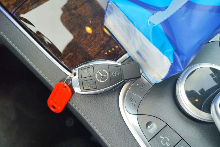 Used Mercedes-Benz S-Class 2014 S 320 L Business Model Interior 1