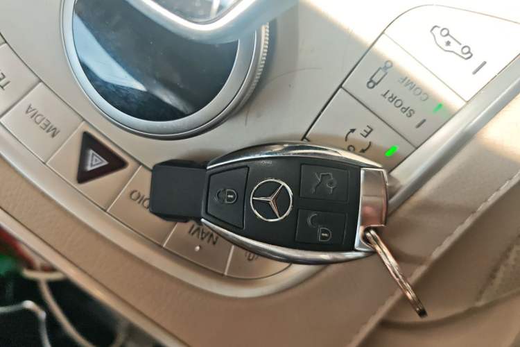 Used Mercedes-Benz S-Class 2014 S 320 L Business Model Interior 1