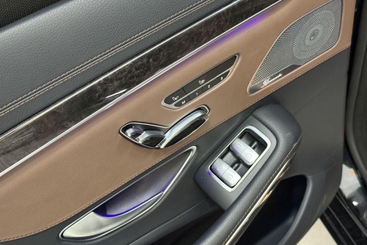 Used Mercedes-Benz S-Class 2014 S 320 L Luxury Model Interior 1