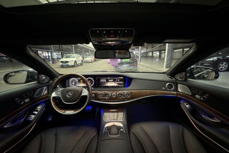 Used Mercedes-Benz S-Class 2014 S 400 L Luxury Model Interior 2