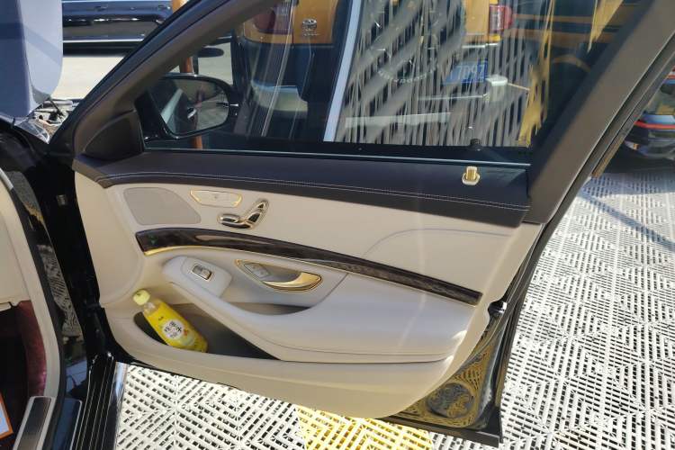 Used Mercedes-Benz S-Class 2014 S 320 L Business Model Interior 2
