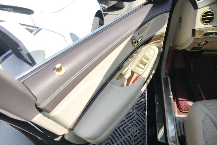 Used Mercedes-Benz S-Class 2014 S 320 L Business Model Interior 4