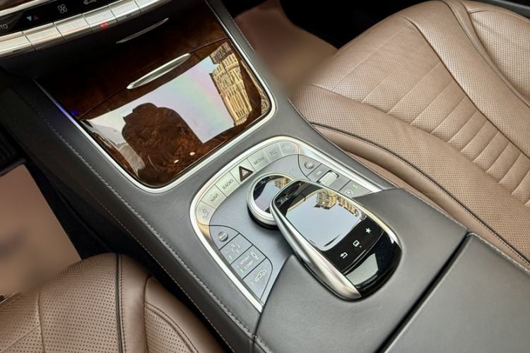 Used Mercedes-Benz S-Class 2014 Restyled S 500 L 4MATIC Interior 9