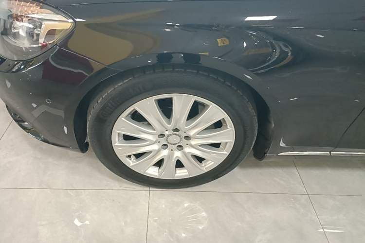 Used Mercedes-Benz S-Class 2014 S 320 L Business Model Left Front Wheel Hub