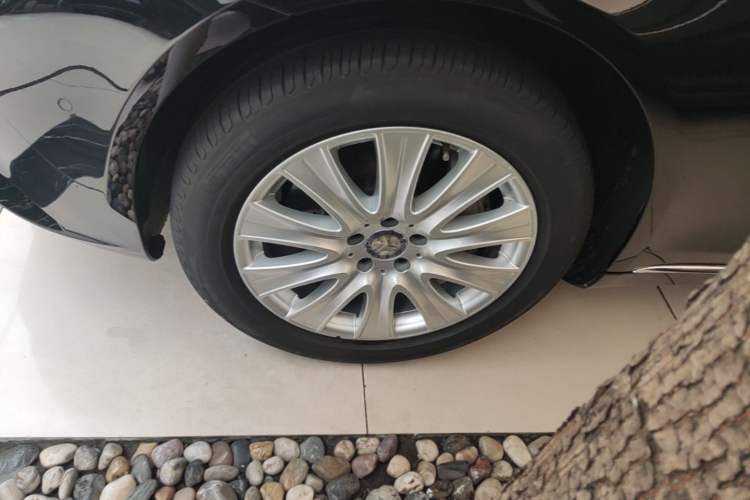 Used Mercedes-Benz S-Class 2014 S 320 L Business Model Left Front Wheel Hub