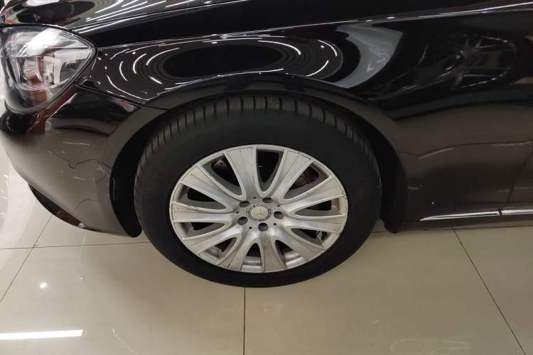 Used Mercedes-Benz S-Class 2014 S 320 L Business Model Left Front Wheel Hub