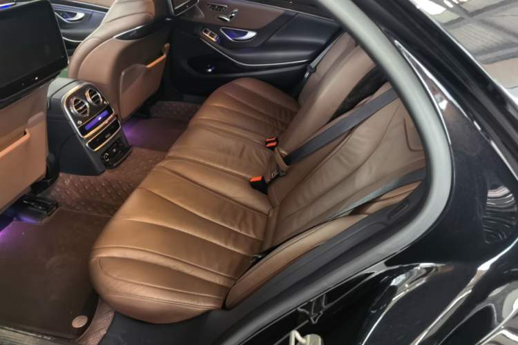 Used Mercedes-Benz S-Class 2014 S 320 L Luxury Model Left Rear Seat