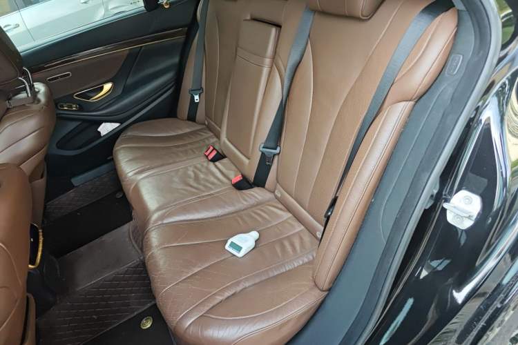 Used Mercedes-Benz S-Class 2014 S 320 L Business Model Left Rear Seat