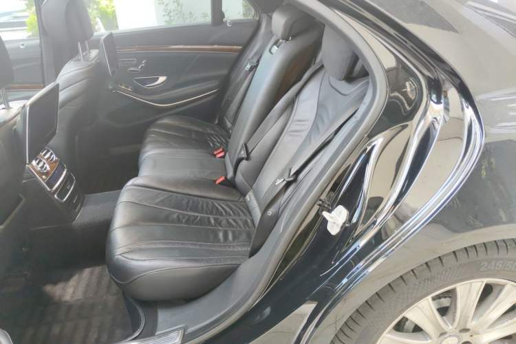 Used Mercedes-Benz S-Class 2014 S 400 L Prestige Edition Left Rear Seat