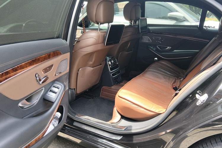 Used Mercedes-Benz S-Class 2014 S 400 L HYBRID Left Rear Seat