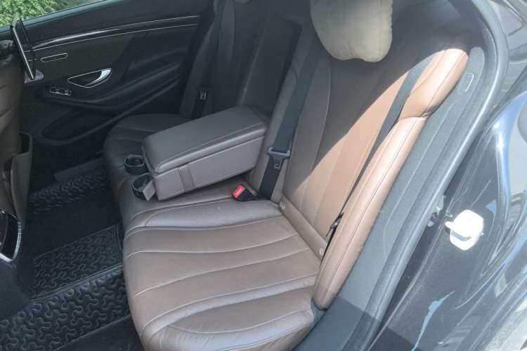 Used Mercedes-Benz S-Class 2014 S 320 L Business Model Left Rear Seat