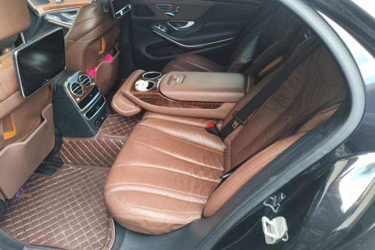 Used Mercedes-Benz S-Class 2014 S 400 L Prestige Edition Left Rear Seat