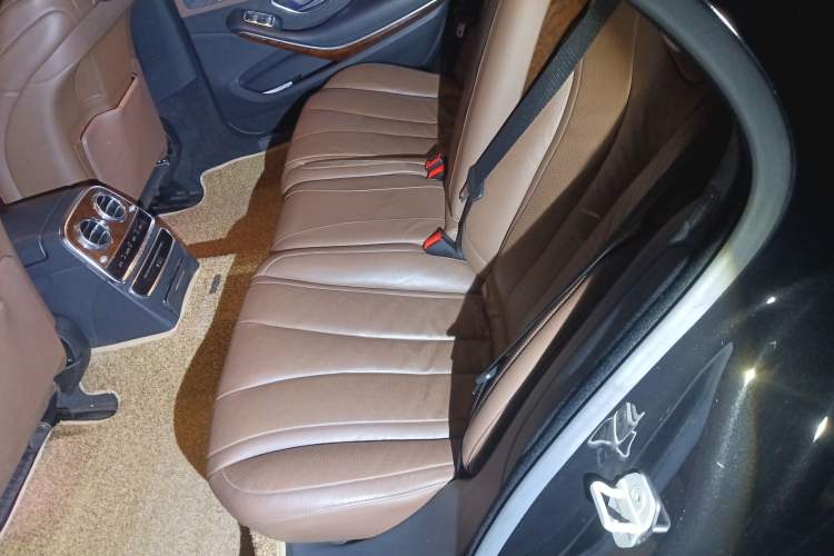 Used Mercedes-Benz S-Class 2014 S 400 L Luxury Model Left Rear Seat