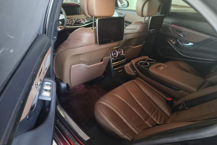 Used Mercedes-Benz S-Class 2014 S 400 L Prestige Edition Left Rear Seat