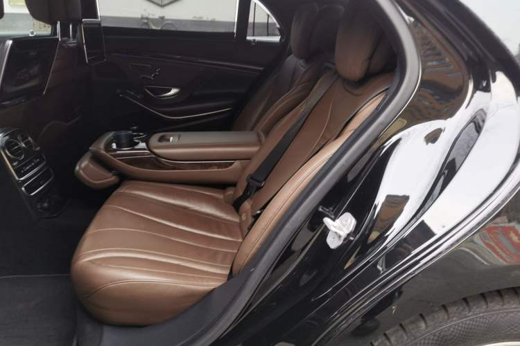 Used Mercedes-Benz S-Class 2014 S 400 L Prestige Edition Left Rear Seat