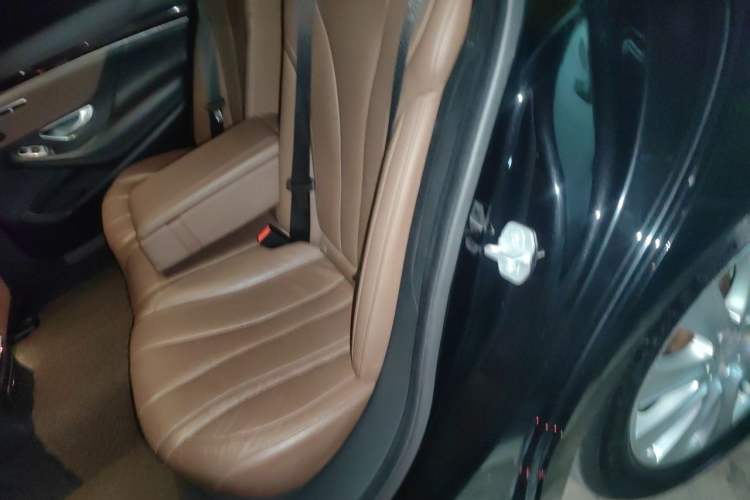 Used Mercedes-Benz S-Class 2014 S 320 L Business Model Left Rear Seat