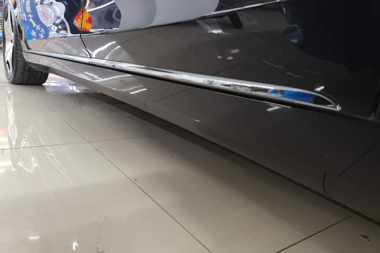 Used Mercedes-Benz S-Class 2014 S 320 L Business Model Left Side Sill