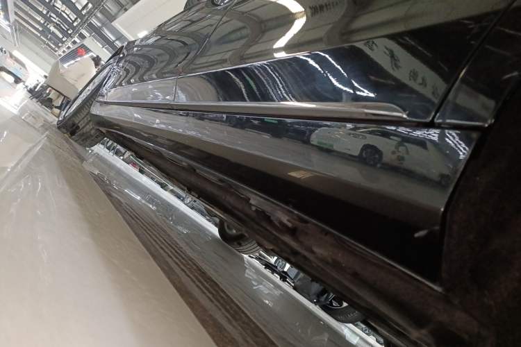 Used Mercedes-Benz S-Class 2014 S 320 L Business Model Left Side Sill