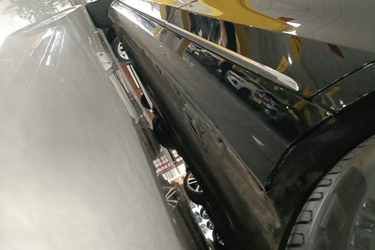 Used Mercedes-Benz S-Class 2014 S 320 L Business Model Left Side Sill