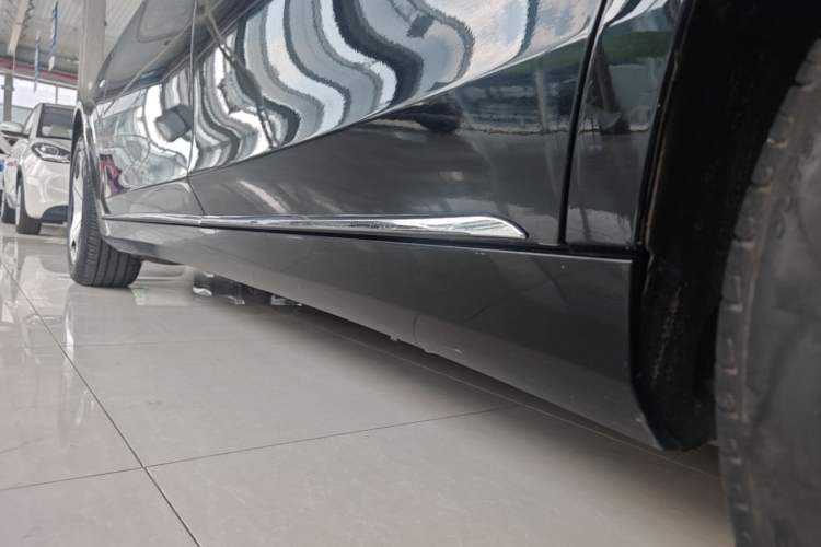 Used Mercedes-Benz S-Class 2014 S 320 L Business Model Left Side Sill