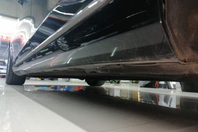 Used Mercedes-Benz S-Class 2014 S 320 L Business Model Left Side Sill
