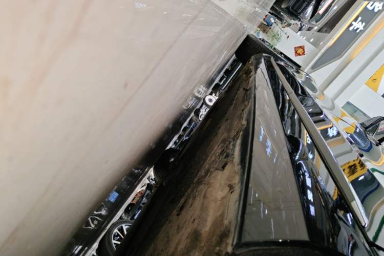 Used Mercedes-Benz S-Class 2014 S 320 L Business Model Left Side Sill