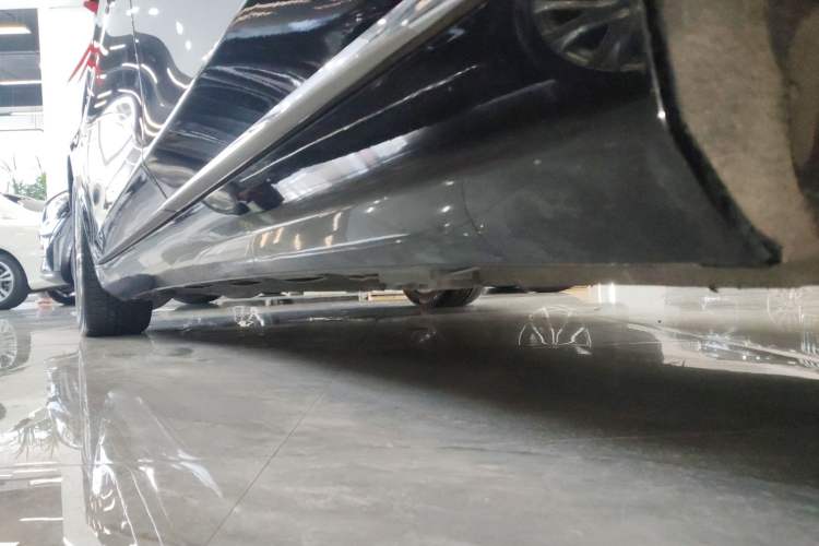 Used Mercedes-Benz S-Class 2014 S 320 L Business Model Left Side Sill
