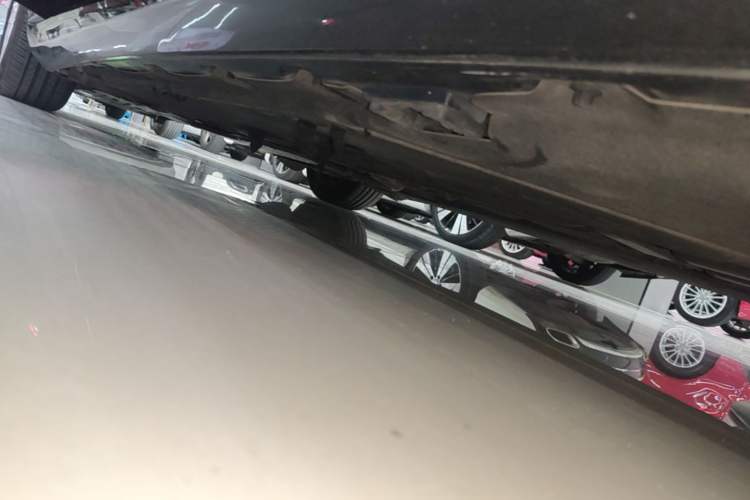 Used Mercedes-Benz S-Class 2014 S 320 L Business Model Left Side Sill