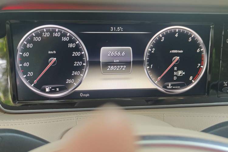 Used Mercedes-Benz S-Class 2014 S 400 L Prestige Edition Odometer Close Up